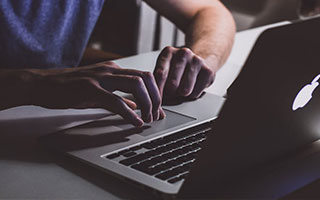 曼城5500万坐穿板凳！19岁小将打脸天价引援，真相太扎心